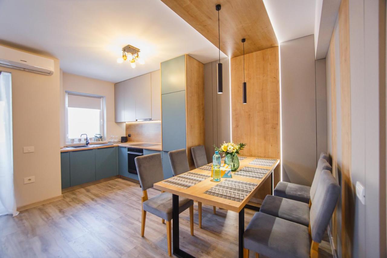 Ferienwohnung Charming Family Haven Oradea Exterior foto
