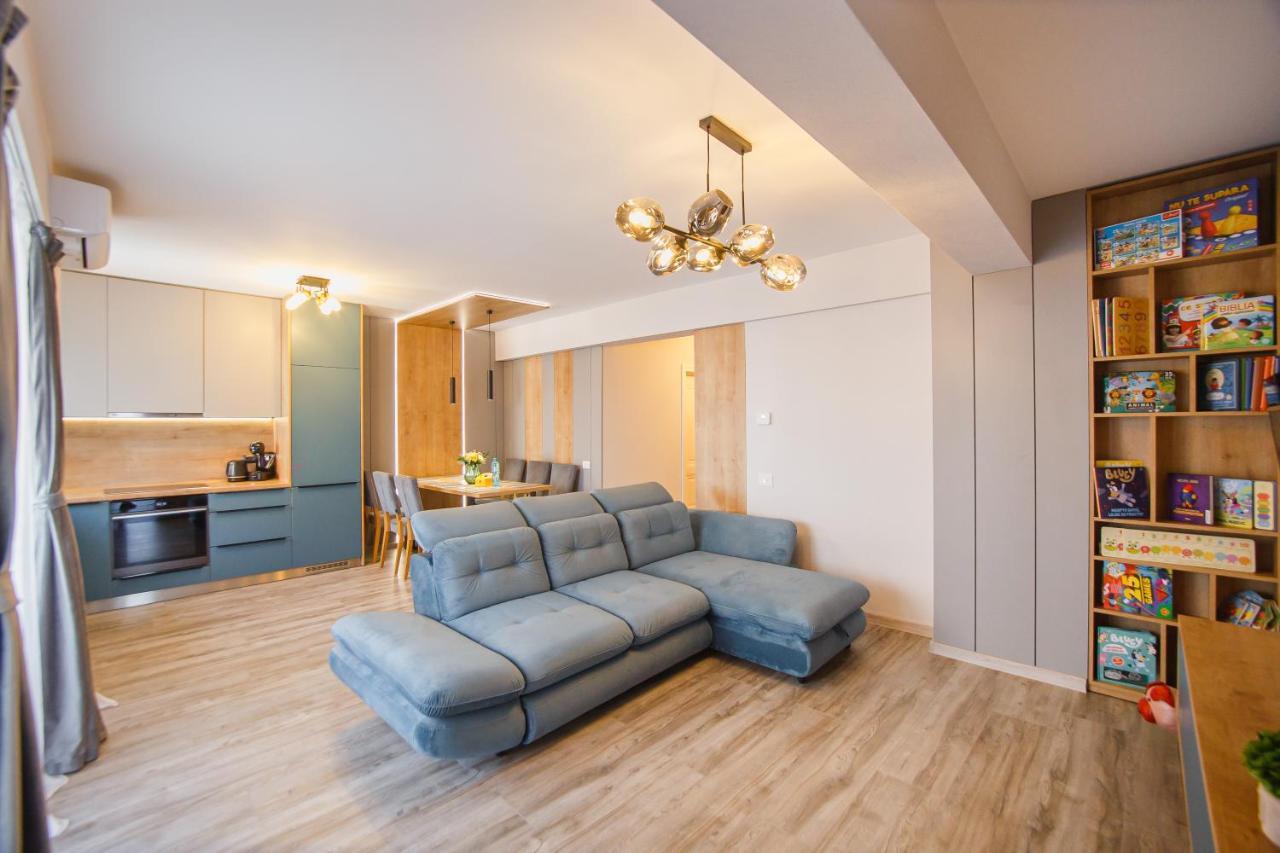 Ferienwohnung Charming Family Haven Oradea Exterior foto